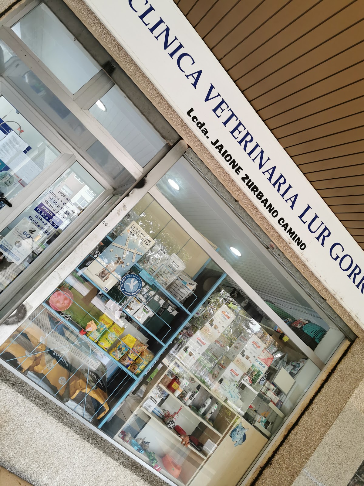 Clínica veterinaria Clínica Veterinaria Lur Gorri