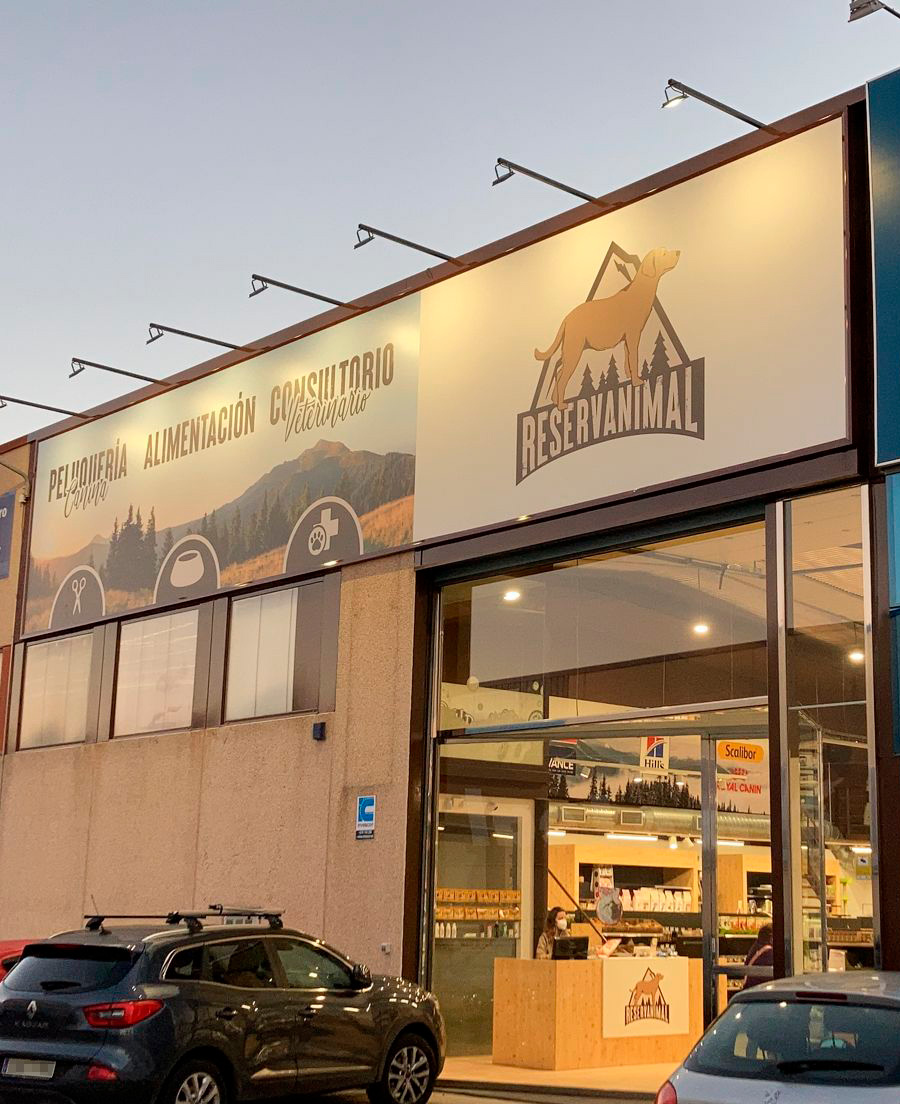 Clínica veterinaria ReservAnimal | Alimentación y accesorios, consultorio veterinario y peluquería para mascotas